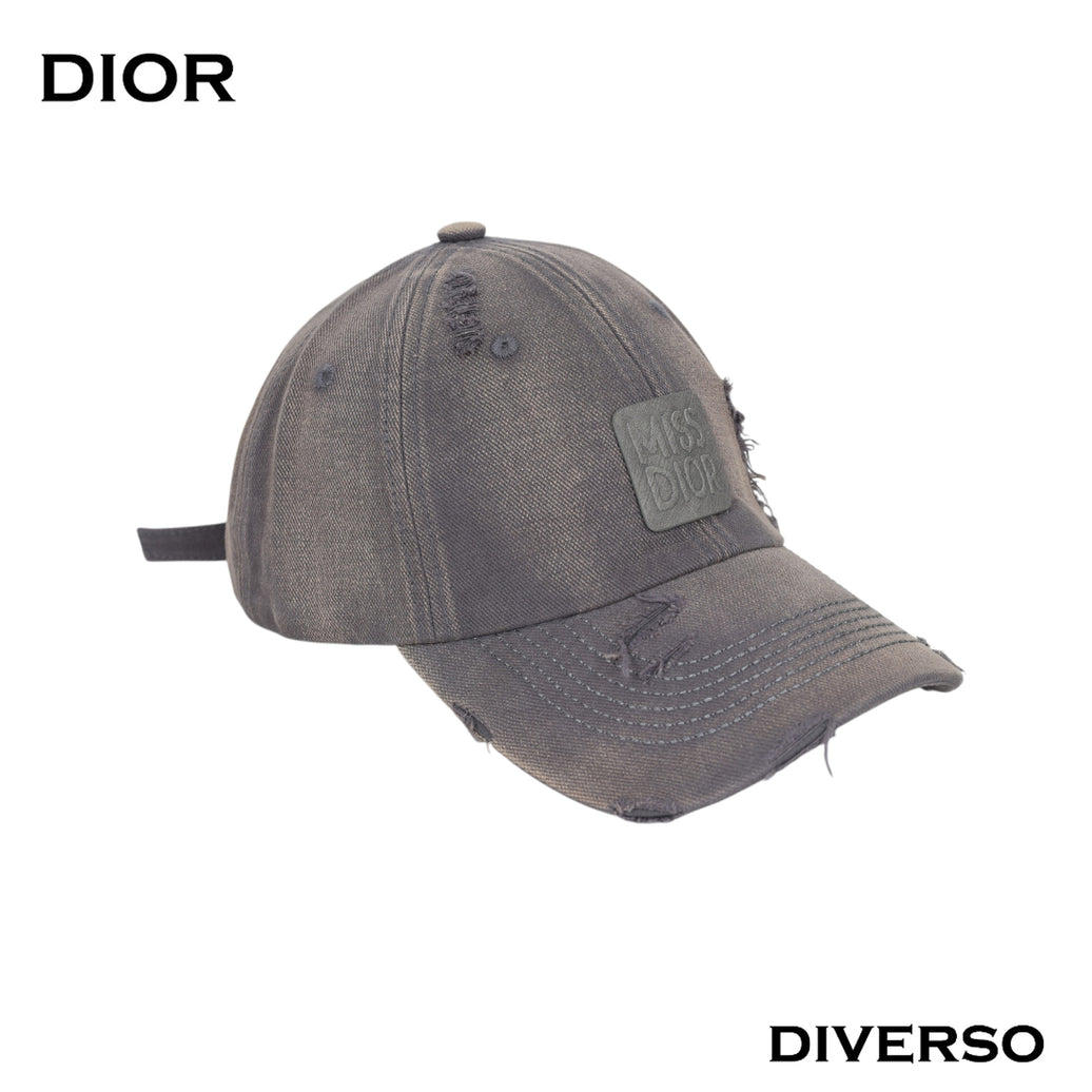 كاب DIOR