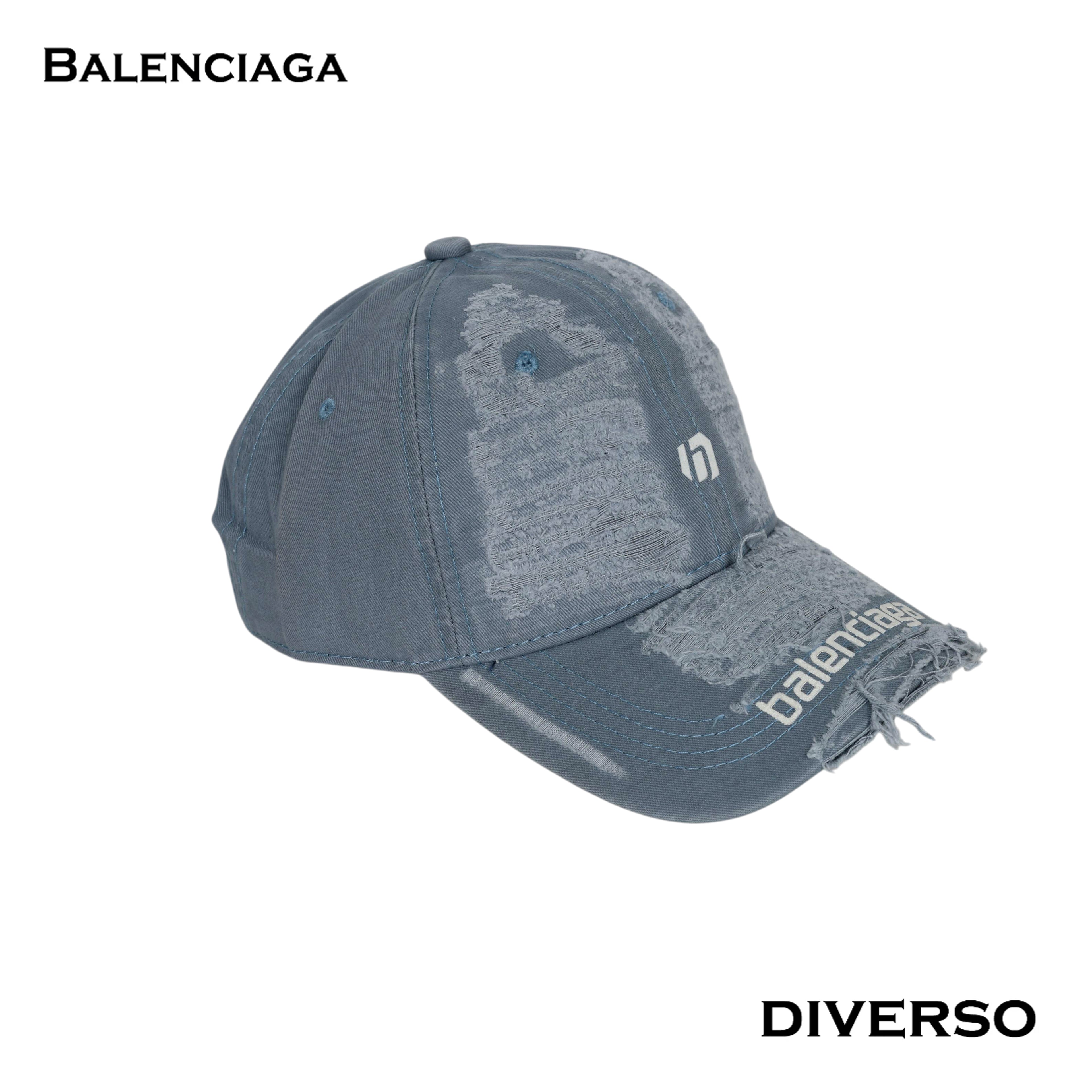 BALENCIAGA كاب